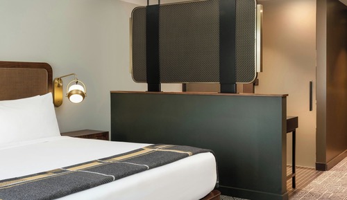 Habitación clásica, 1 cama de matrimonio grande, no fumadores (Mobility/Hearing Accessible, Tub)