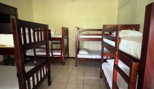 Dormitorio compartido junior, vistas al complejo turístico