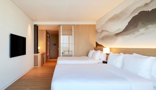 Habitación Premier, 2 camas de matrimonio, vistas a la ciudad