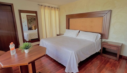 Habitación básica doble, vistas al complejo turístico