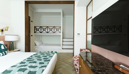 One-bedroom Lagoon Suite Villa (Free Drop-off Airport Transfer)