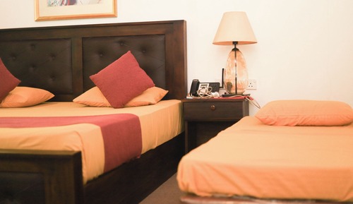 Habitación triple Deluxe, vistas al jardín