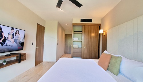Habitación Confort, 1 cama de matrimonio grande, balcón
