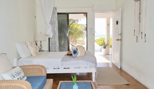 Casa exclusiva, 2 habitaciones, cocina, frente al mar