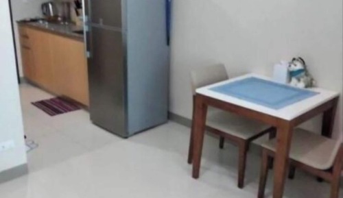 Apartamento básico, varias camas, vistas a la piscina
