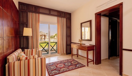 Habitación familiar, junto a la piscina