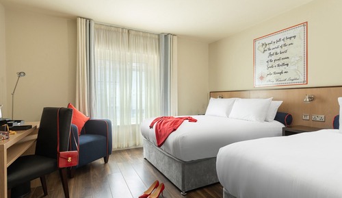 Habitación clásica con 2 camas individuales