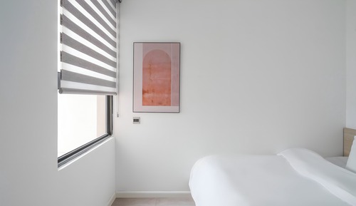 Apartamento sénior, 1 cama de matrimonio grande, balcón, vistas a la ciudad