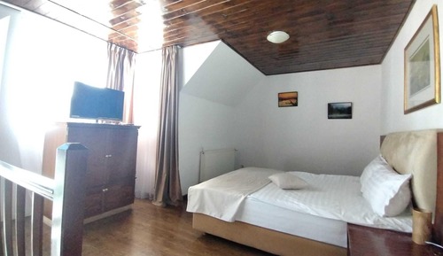 Habitación triple estándar, vistas a la montaña