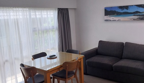 Apartamento, vistas parciales al mar