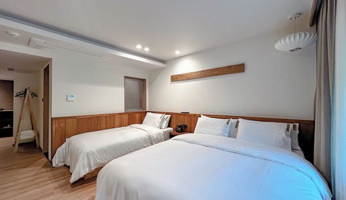 Habitación, balcón, vistas a la montaña (Suite Corner)