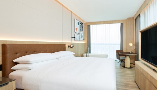 Habitación superior, 1 cama de matrimonio grande, vistas a la ciudad