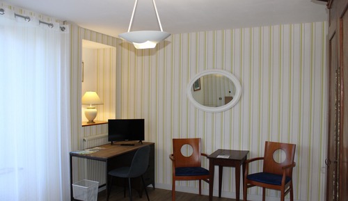 Habitación Premium doble, baño privado, vistas al jardín (Omaha Beach)