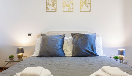 Habitación estándar con 1 cama doble o 2 individuales, vistas a la ciudad