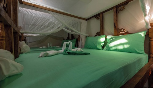 Habitación familiar, varias camas, no fumadores, balcón