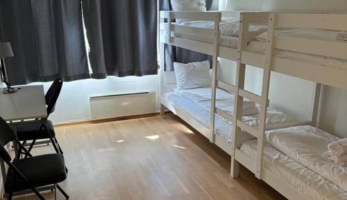 Habitación cuádruple básica, varias camas, no fumadores, baño privado