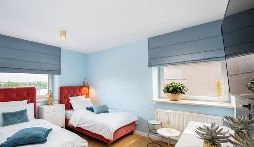 Habitación básica con 2 camas individuales