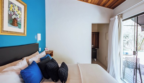 Junior Suite with Garden View (4)