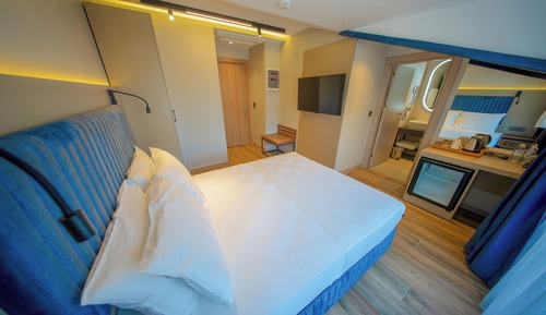Habitación Deluxe, 1 cama de matrimonio, balcón, vistas a la ciudad