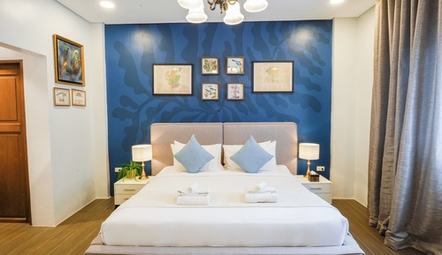 Balayan King Room