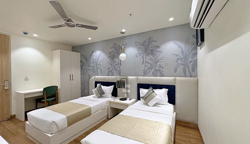 Habitación estándar con 1 cama doble o 2 individuales, sin ventanas