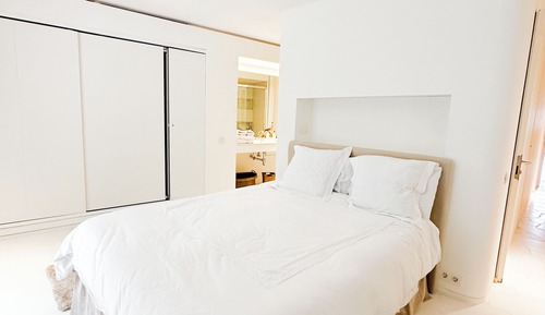 Classic Apartment, City View