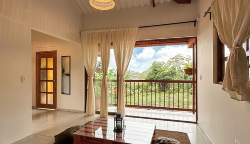 Studio Suite, 1 Queen Bed, Balcony, Mountain View