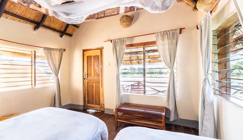 Chalet Confort, 2 camas individuales, baño privado, vistas al río