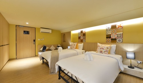Executive Twin Room with Bathtub