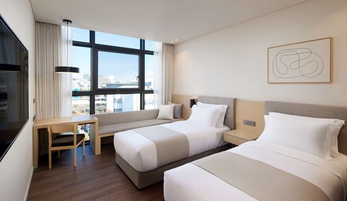[ZOO PASS] Standard Twin City View + Zoo Pass for 2 (per booking) + Breakfast for 2 