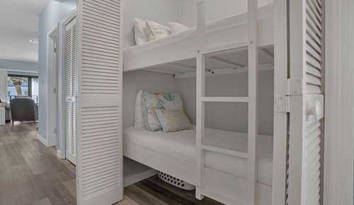 Apartamento, varias camas, balcón, vistas parciales al mar (Palms B5)