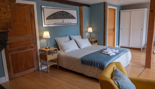 Habitación triple Deluxe, accesible para personas con discapacidad, baño privado ( Room 2 Agatha)