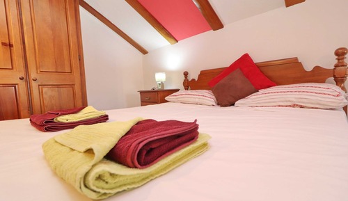 Apartamento (One Bedroom Apartment with City View)