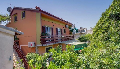 Apartamento (Three Bedroom Apartment with Terrace )