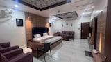 Luxury Suite, City View