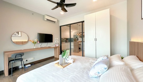 Estudio Confort, 1 cama de matrimonio grande, no fumadores