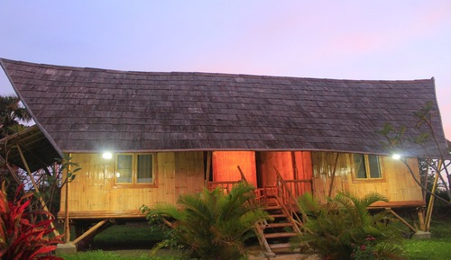 Casa familiar, vistas al jardín