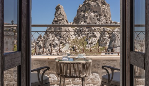 VR203 Stone Arched Honeymoon Suite