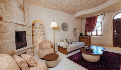 VR888 Natural Cave King Suite with Private Pool