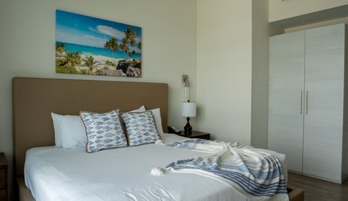 Apartamento familiar, balcón, vistas a la bahía