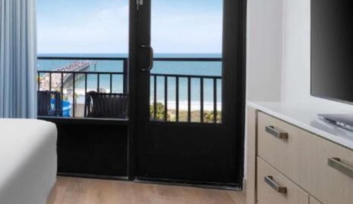 Habitación, 1 cama de matrimonio grande con sofá cama, vistas parciales al mar