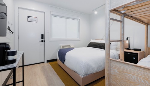 Habitación (1 Queen + 2 Twin Bunkbeds sleeps 4)