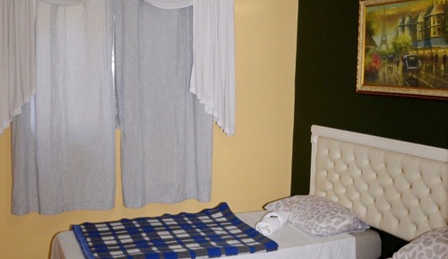 Habitación económica con 2 camas individuales, baño privado