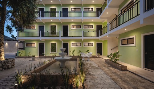 Habitación familiar, vistas al patio