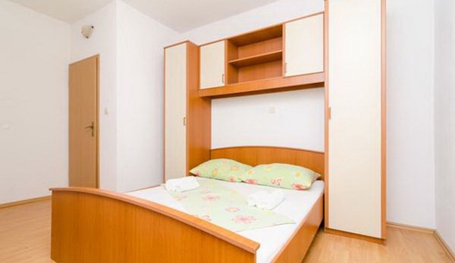 Apartamento (One Bedroom Apartment with Terrace ( )