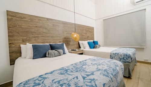 Habitación cuádruple estándar, 2 camas dobles, no fumadores