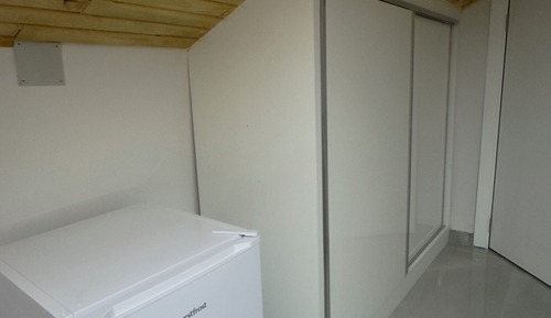 Loft, varias camas, baño privado, junto a la montaña
