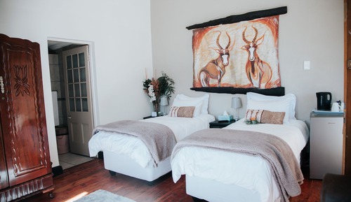 Habitación Deluxe, 1 cama de matrimonio grande con sofá cama, patio, vistas al jardín