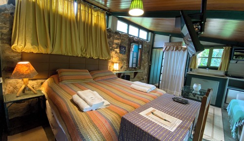 Chalet superior, 1 cama de matrimonio con sofá cama, cocina, vistas al lago