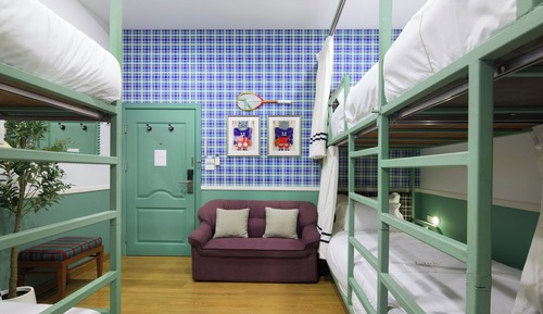 Habitación, varias camas